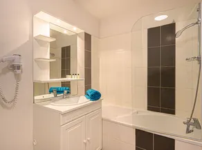 Appartement spacieux | Accès piscine - Image 2