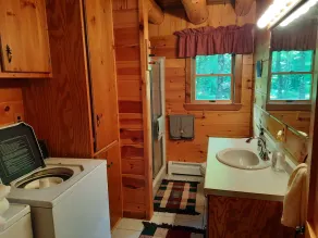 Beautiful 3 bedroom adirondack log cabin - Image 2