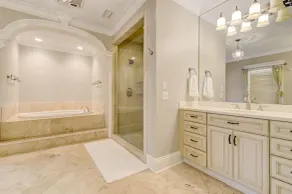 Luxury 7 bedroom mansion with horses, pool, hot tub, pond, swings and fire pit! - Image 2