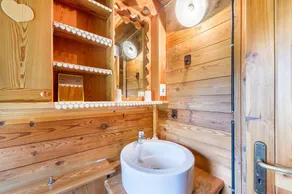 Chalet \"Vue Cervin Matterhorn\" with Mountain Views, Private Terrace & Wi-Fi - Image 5