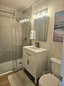 Relaxing View and Walking Distance to downtown Kirkland! Easy freeway access. - Image 3