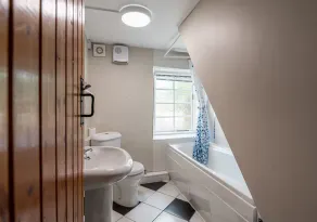 Dog friendly cottage, w/ fantastic views, sleeps 3, w/ private terrace & modern electric radiators - Image 3