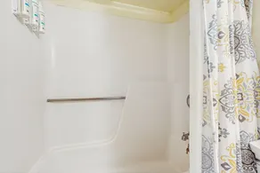 Nouvelle Liste! Condo Propre et Lumineux Avec Piscines Partagées, Bain à Remous, Sauna et vue - Image 2