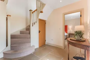 Stylish, dog friendly holiday home with a hot tub in the heart of the Cotswolds - The Stables - Image 2