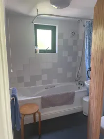 Cosy, quiet space in pretty countryside with access to fields. 20 mins to coast. - Image 3