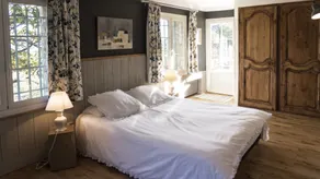 FORMER MAS RESTORED 3 AIR CONDITIONED BEDROOMS LARGE HEATED POOL - Image 5