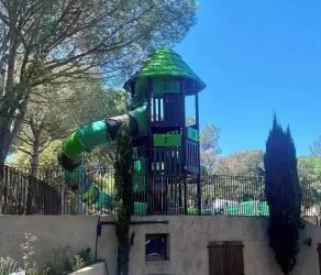 Luxe 6 persoons Chalet camping Leï Suves Cote d'Azur Roquebrune-sur argens - Image 3