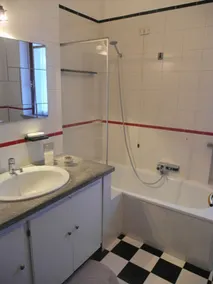 Lägenhet med Wifi, bostadsområde, lugn och blomning av Stresa - Image 3