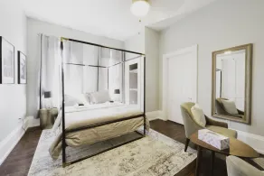 Prime Location w/ Balcony ★ Walk to Forsyth Park & Local Shops & Restaurants - Image 4