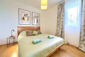 Holiday apartment with terrace and air conditioning - Image 5