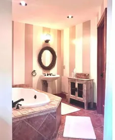 UPSCALE CATSKILL HOME W/JACUZZI  - Image 5