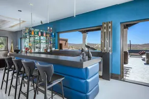 Contemporary 5BR Villa Sleeps up to 16! - Image 3