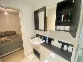 Luxury apartment that offers amazing views of the beautiful London city sky line - Image 3