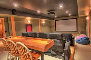 Luxurious 5 bdrm,4 bath farmhouse in Mulmur!4 Season Country Getaway!Swim & Ski! - Image 2
