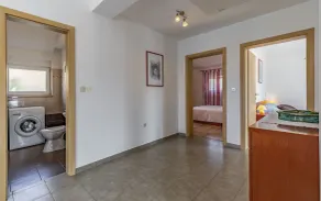 Villa Sandra 4+2 with pool, garden & terrace with barbecue & free Wi-Fi - Image 2