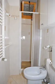 Panoramic Apartment with Balcony and Terrace - Image 3