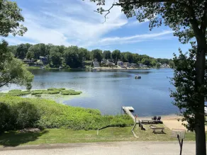 Allsports lakehouse w/private beach/dock, firepit, grill, sunset view! - Image 2