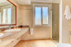 Villa Mar Oberta by Villa Plus - Image 4