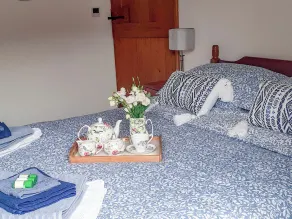 2 Schlafzimmer Unterkunft in East Burton, near Wool - Image 3