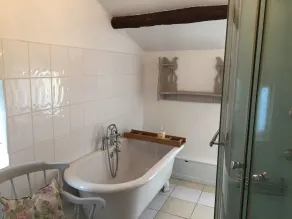 Le Gîte au Coin des Abeilles - Schöne ländliche Stein-Gîte mit drei Schlafzimmern und Pool - Image 2
