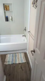 Lakefront Getaway on Private Lake! 30 min from Lees Summit - Image 4