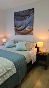 4 bedroom, 4 bathroom lakefront home. - Image 4
