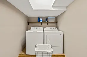 Lakeside Pet Friendly Cabin w/ Hot tub Game Rm Fireplace Elec Vehicle Charger - Image 3