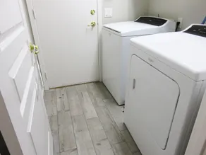 Awesome Chandler Home med 4 soveværelser og opvarmet pool i privat baghaven - Image 2