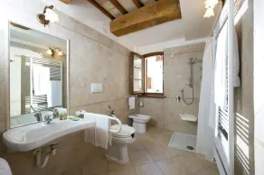 Villa in Cannara with Pool near Assisi - Image 2