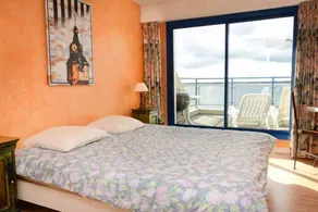 Very nice and large, modern apartment Penthouse feet in the water. - Image 3