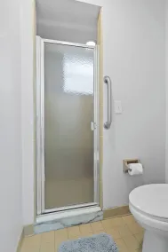 Großes Zimmer mit eigenem Eingang in der Nähe von PGA Blvd - Image 4