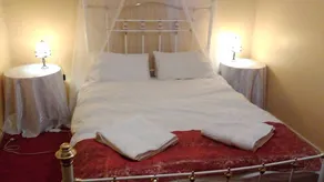 Woiworung Cottage-BYO bed linen and towels-NO WIFI- take a step back in time - Image 3