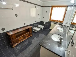 Beautiful apartment in villa for 8 people with WIFI, TV, balcony and pets allowed - Image 4