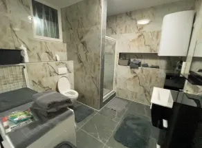 Schöne Wohnung 72qm, Nähe Stadt- & Schulzentrum, 8 km von der Tschechei Entfernt - Image 3