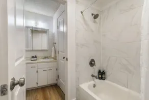 Comfortable Townhouse in Ash Way Lynnwood - Image 3