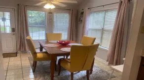 Relaxing 3BR Home in Quiet Neighborhood near SGMC & I-75 - Image 4