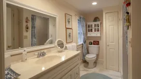 Lg/Charming Updated Farmhouse Historic Picturesque Walpole NH/VT Border sleeps 9 - Image 4