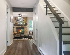 Ski + Waterpark Retreat ★ Lakeside Renovated Modern 3 Bed 2. 5 Bath ★ Crested Falcon - Image 4