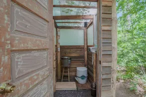 Little Wooded Retreat with breakfast and spa! - Image 4