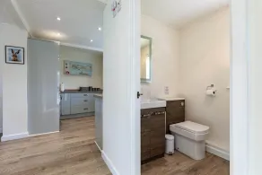 A new england lakeside lodge that sleeps 6 guests  in 3 bedrooms - Image 2