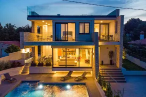 Modern villa with private pool near the sea - Image 3
