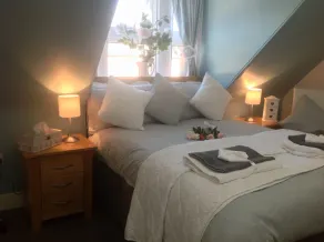STONEHAVEN - Njut av modern stil Bo i 3 bädd lägenhet 80 meter från havet - Image 4
