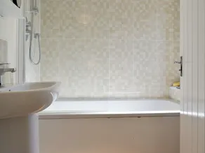 3 bedroom accommodation in Bampton, near Tiverton - Image 3