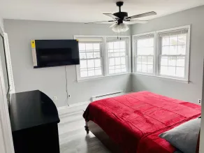 Elegant and Bright Ocean Block Home w/ Private Balcony, BBQ & Patio - Image 4