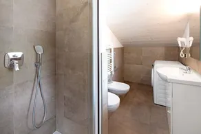 Appartement de vacances \"Arcobaleno Bianco\" avec vue sur les montagnes, Wi-Fi et jardin - Image 2