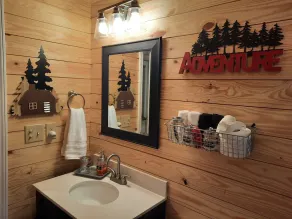Lake View Adventure Cabin at Bear Bluff Retreat - Image 4