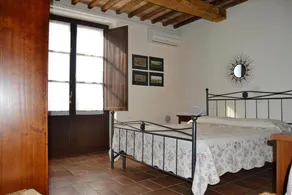 Apartment in Campiglia Marittima - Image 2
