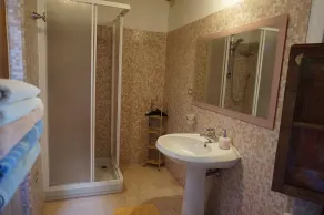 Apartment in the Tuscan countryside with Wi-Fi and parking - Image 2