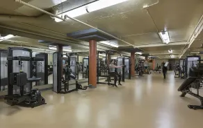 Check Out The Most Iconic Barbershop in The Central West End! W/ Parking, Pool! - Image 3