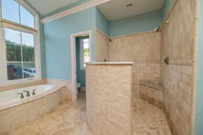 Portside Villa Luxury Rental on Lake Gaston - Image 4